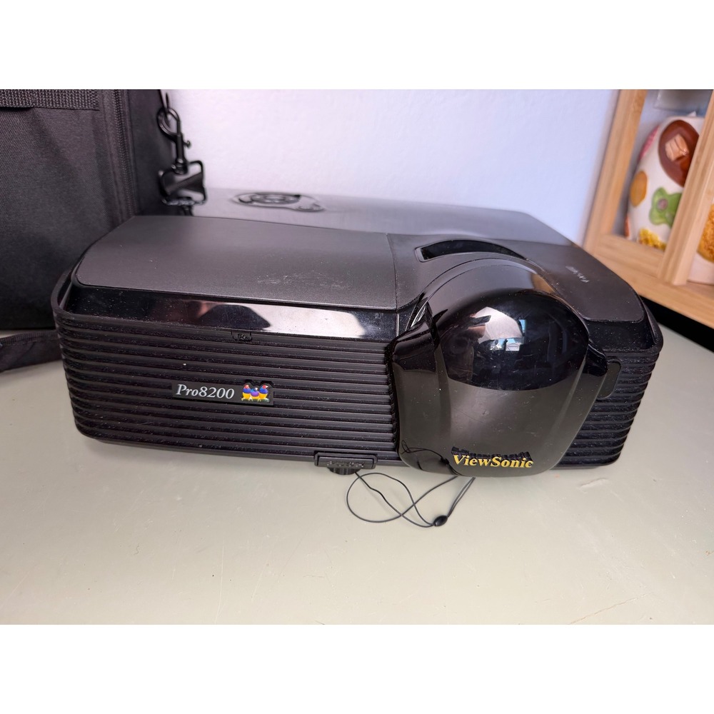ViewSonic Pro8200 DLP Projector OS Black w/case 1080p Home Theater tested works